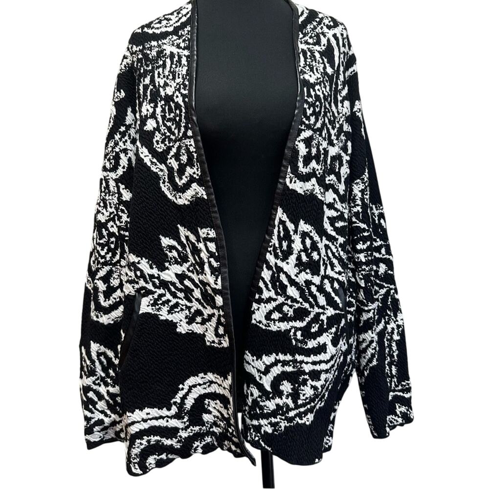 Chico's‎ Women's 1 US 8 M Jacket Black White Floral Layering Asian Inspired Soft